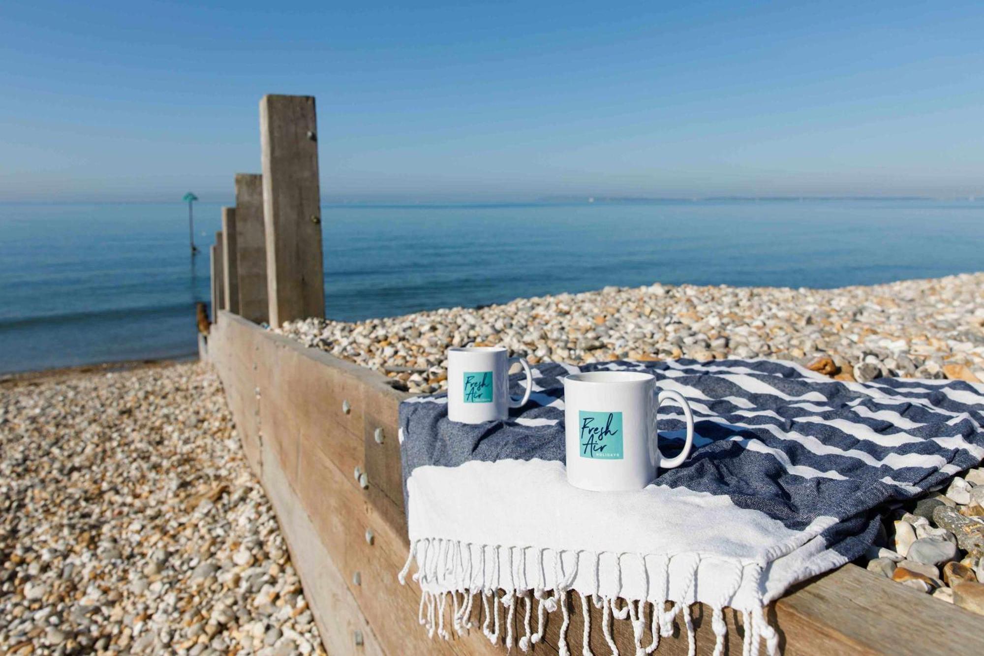 Absolute Beachfront With Decked Garden Oasis And Views Bognor Regis Exterior photo
